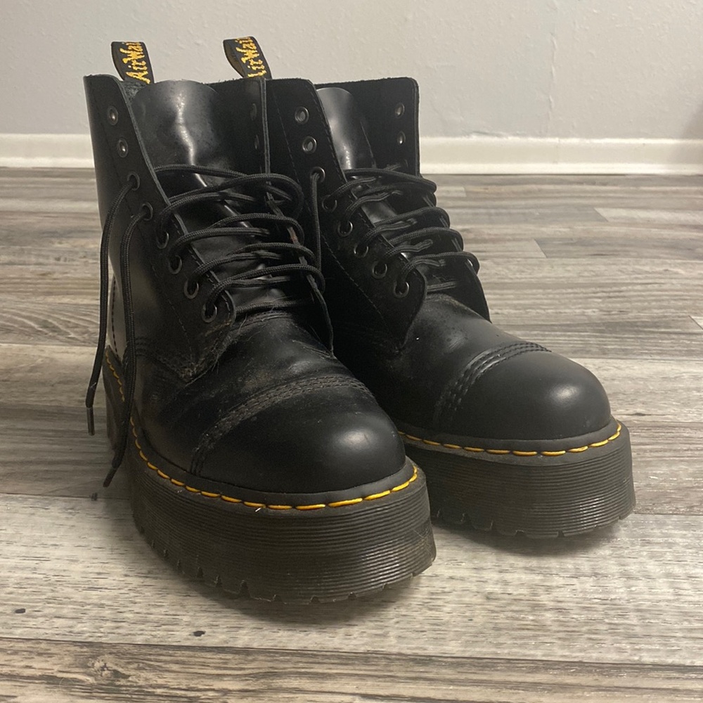 Dr. Marten Sinclair platform